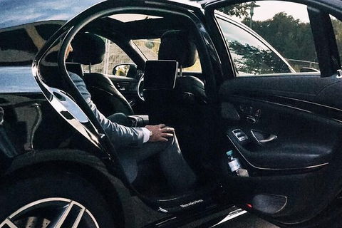 Departure Private Transfers: Adelaide To Adelaide Airport ADL In Business Car - Accommodation Port Macquarie 4