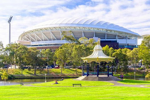 Departure Private Transfers: Adelaide To Adelaide Airport ADL In Business Car - Accommodation Port Macquarie 8