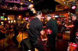 Mustang Bar - Accommodation Port Macquarie 3