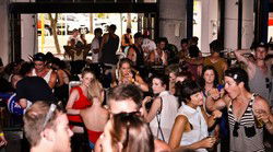 The Causeway Bar - Accommodation Port Macquarie 3