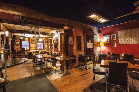 The Fox Hotel - Accommodation Port Macquarie 3