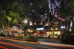 Apres Beach Bar & Grill - Palm Cove - Accommodation Port Macquarie 3