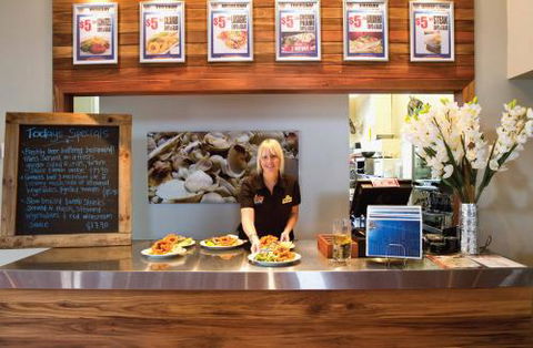 Hoey Moey–Park Beach Hotel - Accommodation Port Macquarie 2