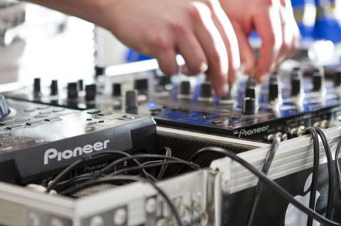 BarUp Unique Bar And DJ Hire - Accommodation Port Macquarie 0
