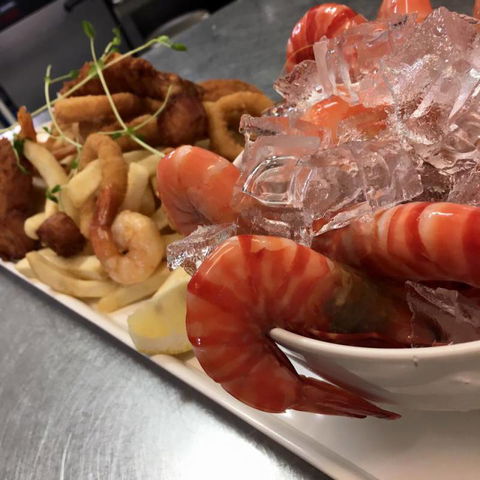 Tin Can Bay Yacht Club Bistro - Accommodation Port Macquarie 3