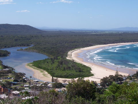 Head To Head Walk Run - Accommodation Port Macquarie 0