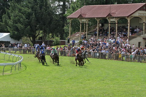 Tumut Boxing Day Races - Accommodation Port Macquarie 0