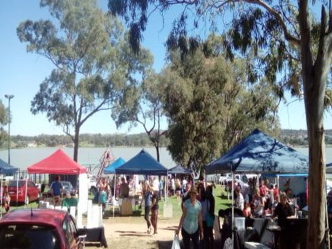Markets By The Lake - Accommodation Port Macquarie 0