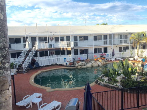 Cairns New Chalon - Accommodation Port Macquarie 4