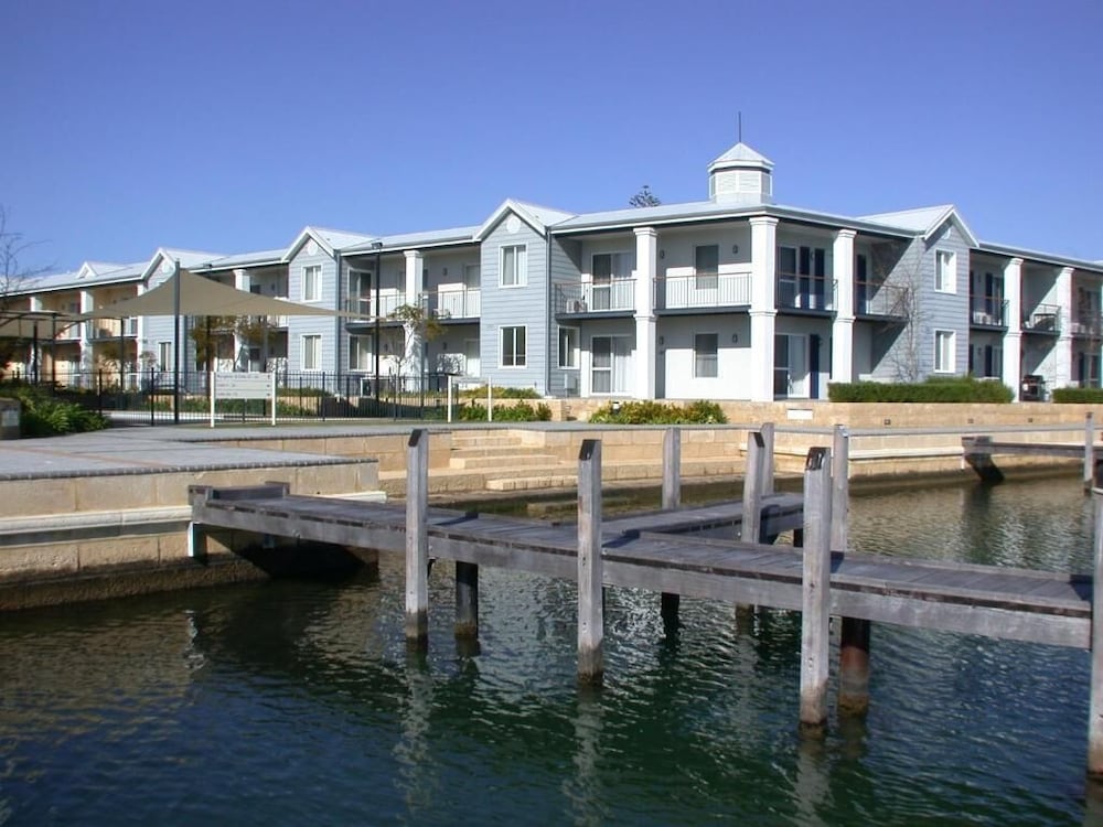 Halls Head WA Accommodation Port Macquarie