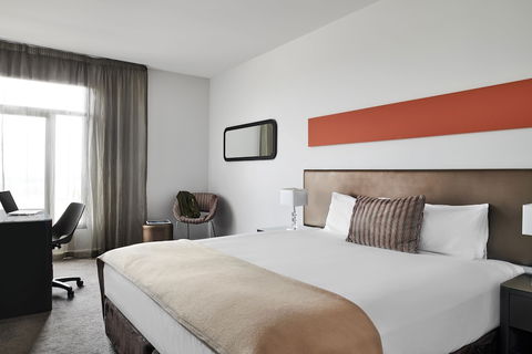 Melbourne Dandenong Central Apartment - Accommodation Port Macquarie 6