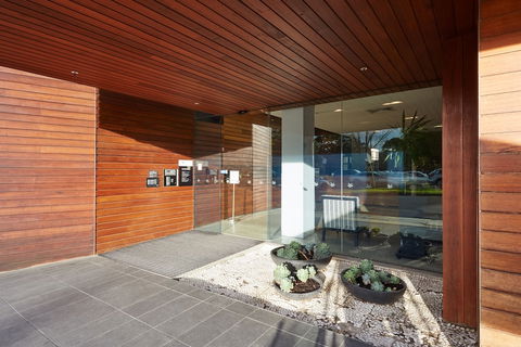 Melbourne Dandenong Central Apartment - Accommodation Port Macquarie 0