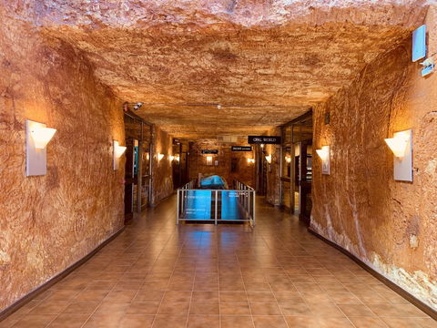 Desert Cave Hotel - Accommodation Port Macquarie 0