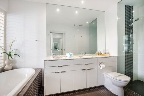 Ultra Broadbeach - Accommodation Port Macquarie 4