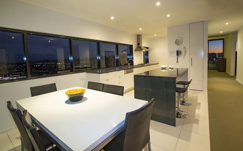 Ultra Broadbeach - Accommodation Port Macquarie 5
