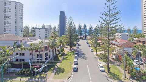 Burleigh On The Beach Holiday Apartments - Accommodation Port Macquarie 0