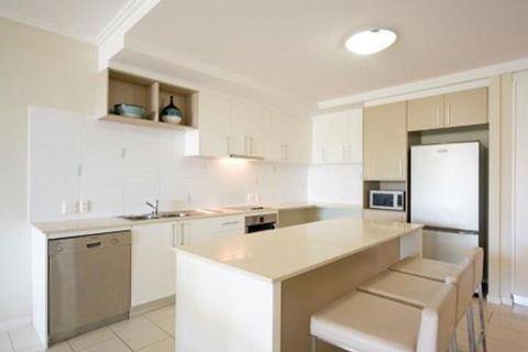 Summit Apartments Airlie Beach - Accommodation Port Macquarie 6