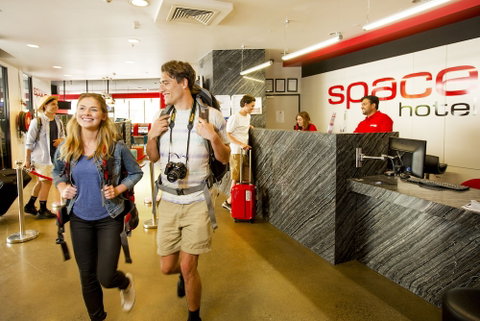 Space Hotel - Hostel - Accommodation Port Macquarie 0