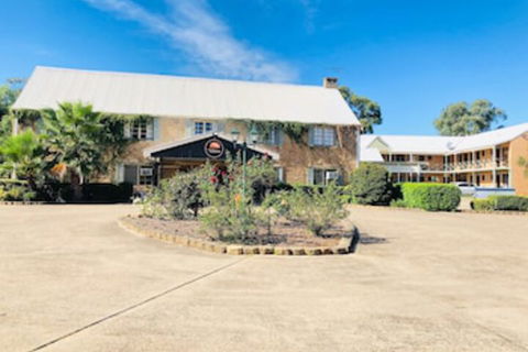 Campbelltown Colonial Motor Inn - Accommodation Port Macquarie 0