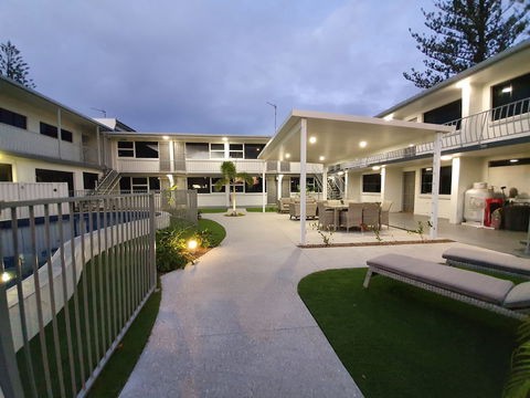 Montego Mermaid Beach Motel - Accommodation Port Macquarie 0