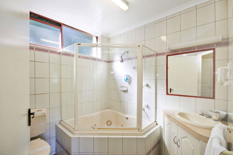 Lorne Coachman Inn - Accommodation Port Macquarie 4