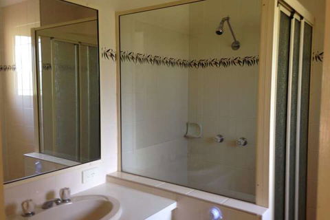 Country Rose Motel Warwick - Accommodation Port Macquarie 5