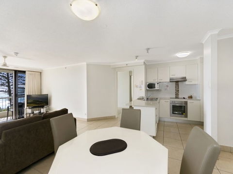 Coolum Caprice - Accommodation Port Macquarie 6