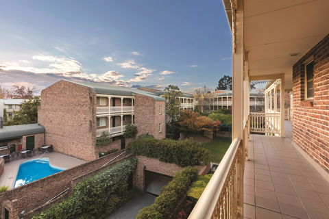 Adina Serviced Apartments Canberra Kingston - Accommodation Port Macquarie 1