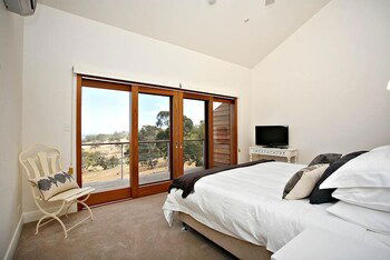 Seascape Retreat - Accommodation Port Macquarie 5
