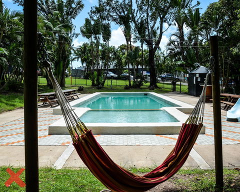 Base Airlie Beach Resort - Accommodation Port Macquarie 4