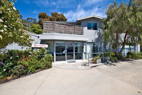 Lorne Bay View Motel - Accommodation Port Macquarie 0