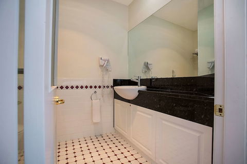Quality Hotel Bentinck - Accommodation Port Macquarie 6