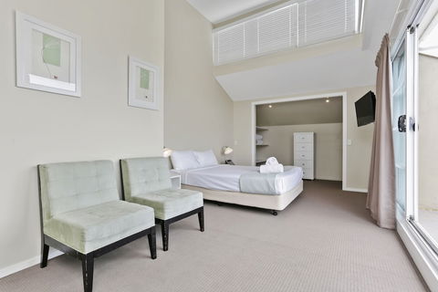 Deep Blue Hotel & Hot Springs - Accommodation Port Macquarie 3