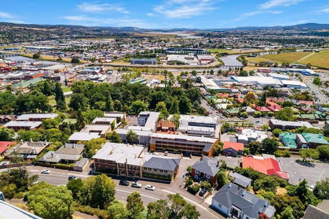 Coach House Launceston - Accommodation Port Macquarie 0