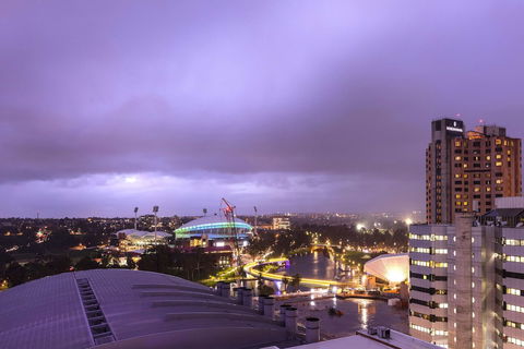 Oaks Adelaide Embassy Suites - Accommodation Port Macquarie 5