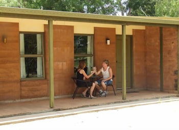 Territory Manor Motel & Caravan Park - Accommodation Port Macquarie 0