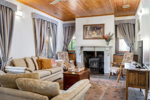 Reillys Wines Heritage Cottages - Accommodation Port Macquarie 0