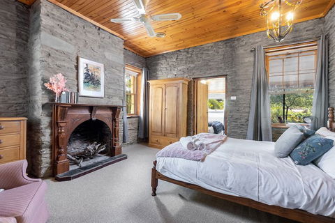 Reillys Wines Heritage Cottages - Accommodation Port Macquarie 3