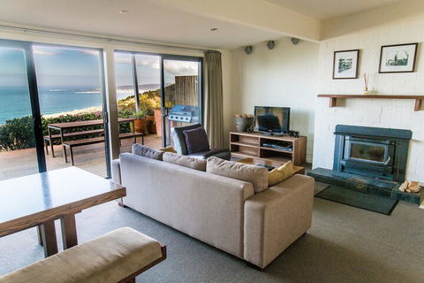Beacon Point Ocean View Villas - Accommodation Port Macquarie 4