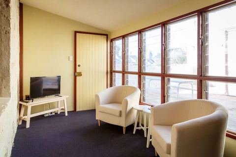 Fremantle Colonial Cottages - Accommodation Port Macquarie 7
