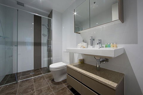 Accommodate Canberra Manhattan On The Park - Accommodation Port Macquarie 1