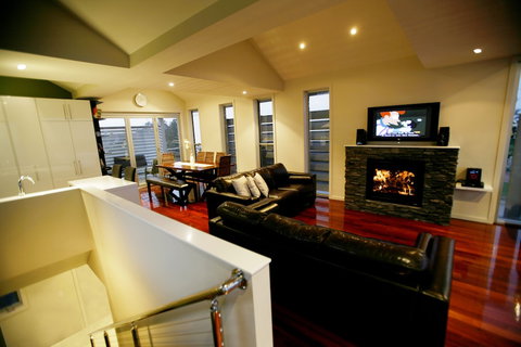 Aloha Beachfront - Accommodation Port Macquarie 5