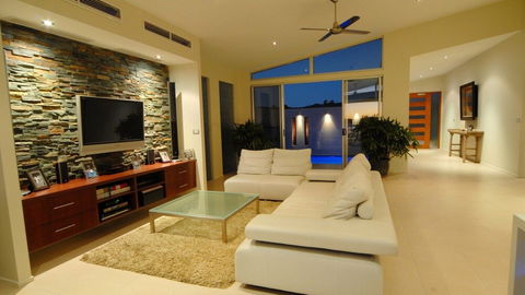 Whitsunday Views - Accommodation Port Macquarie 5