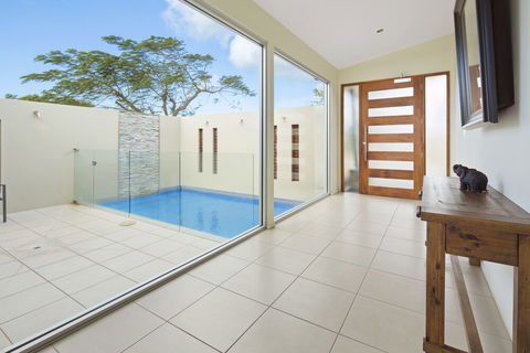 Whitsunday Views - Accommodation Port Macquarie 0