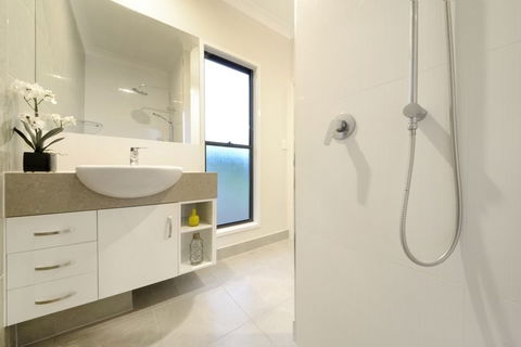 Laguna Views - Accommodation Port Macquarie 0
