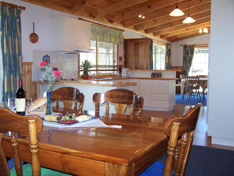 Sunburst Retreat - Accommodation Port Macquarie 1