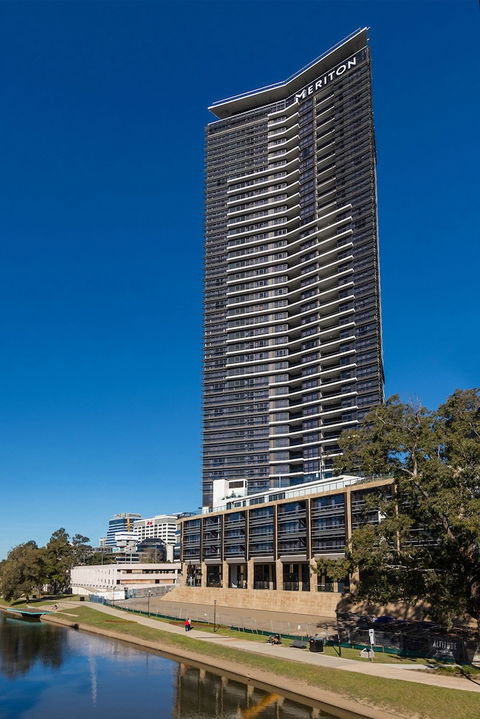 Meriton Suites Church Street, Parramatta - Accommodation Port Macquarie 2