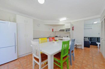 Beach House Holiday Apartments - Accommodation Port Macquarie 6