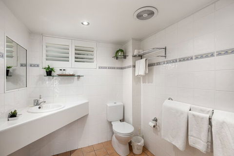 Sunlit Waters Studio Apartments - Accommodation Port Macquarie 5