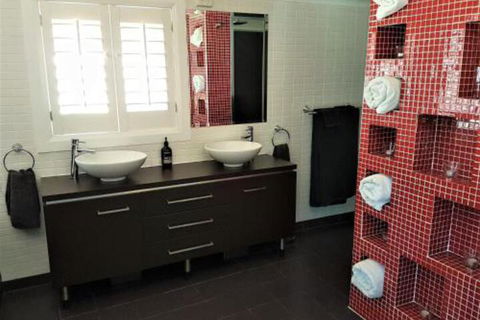 Barossa Vista - Accommodation Port Macquarie 7